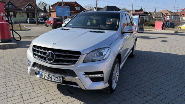 Mercedes-Benz ML 350 Bluetec (Automata) Alkalmi...