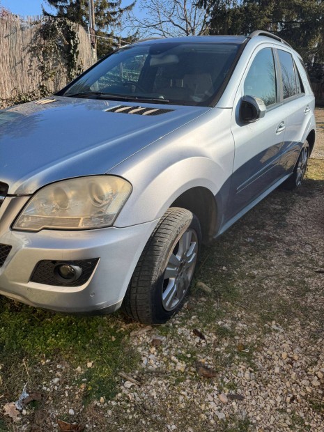 Mercedes-Benz ML-Osztly w164 alkatrszek Elad