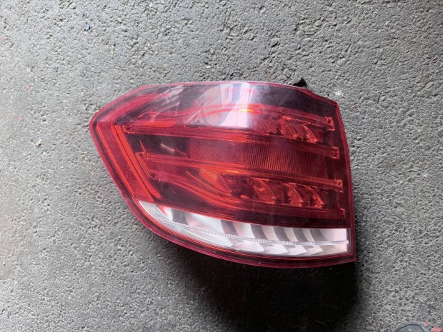 Mercedes Benz S212 E kombi bal h�ts� l�mpa