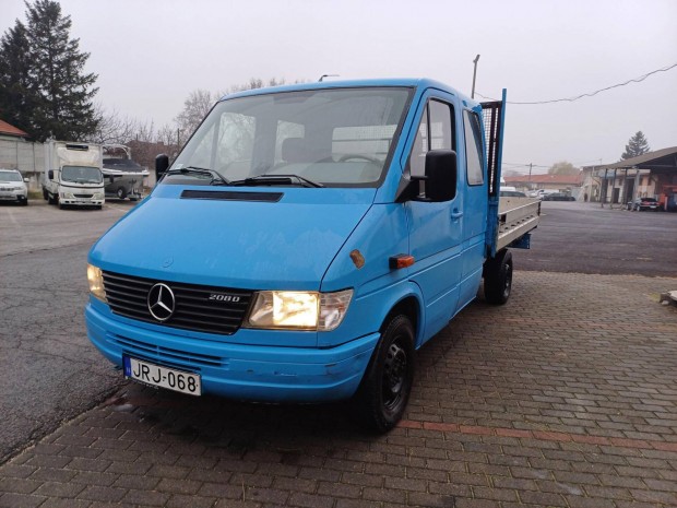 Mercedes-Benz Sprinter 210 D 902.421