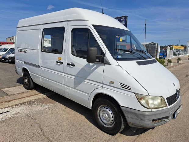 Mercedes-Benz Sprinter 211 CDI 901.662 Friss Mű...