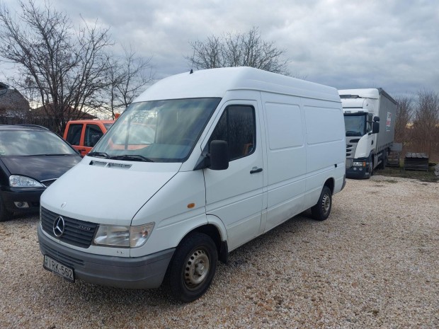 Mercedes-Benz Sprinter 212 D 901.461 Zrt rusz...