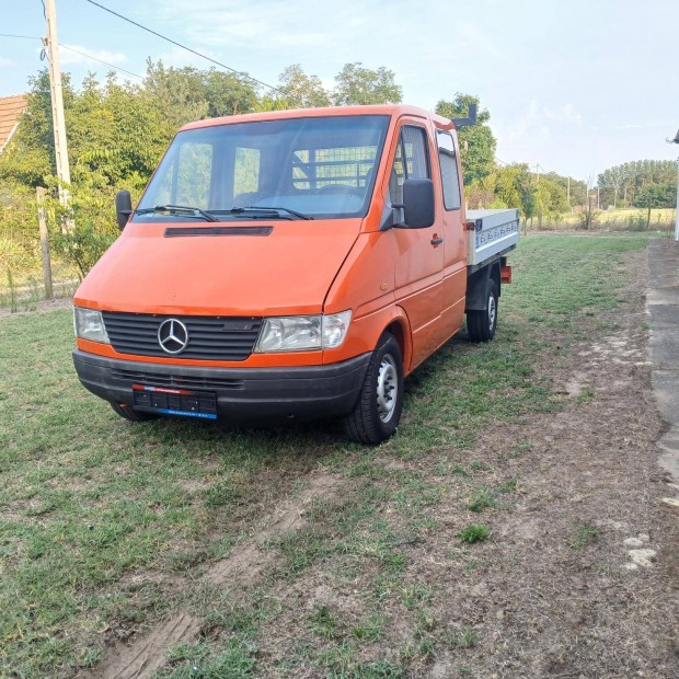 Mercedes-Benz Sprinter 212 D 902.422