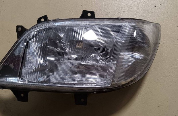 Mercedes Benz Sprinter 2T-hez bal fnyszr