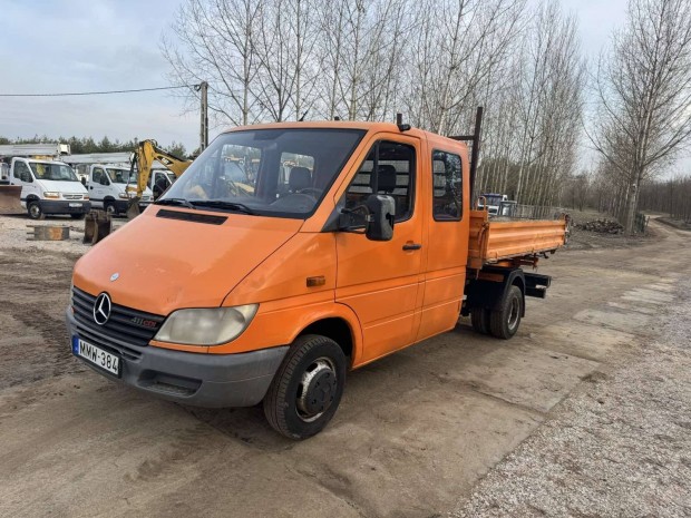 Mercedes-Benz Sprinter 411 duplakabinos-billenplats teheraut