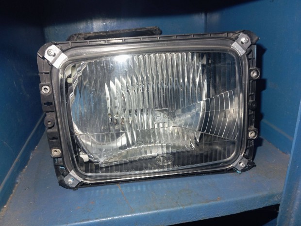 Mercedes Benz T1/TN jobb els Hella fnyszr, Els Lmpa