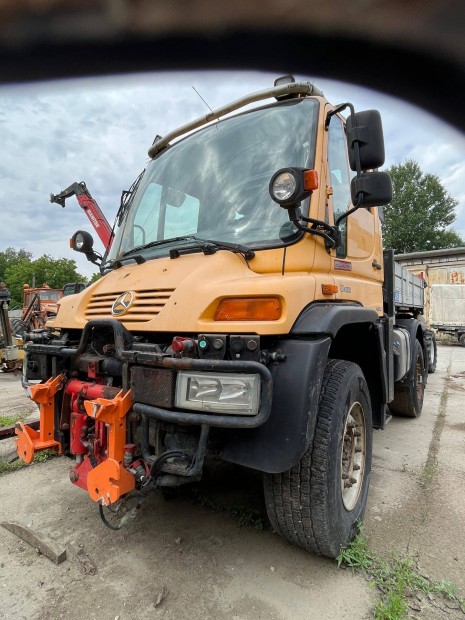 Mercedes-Benz Unimog U 400