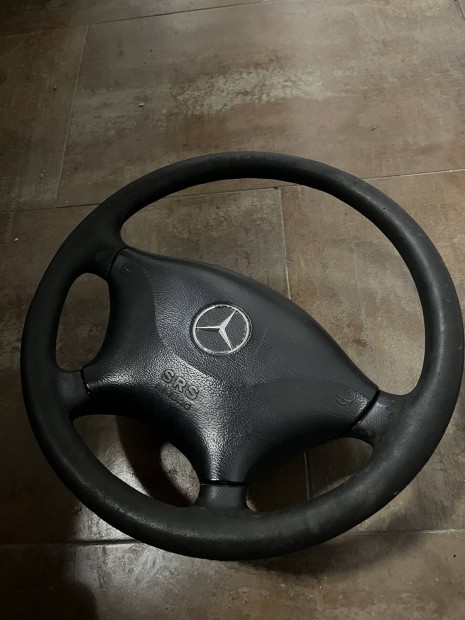 Mercedes Benz Vito W639 korm�ny l�gzs�k korm�nnyal.