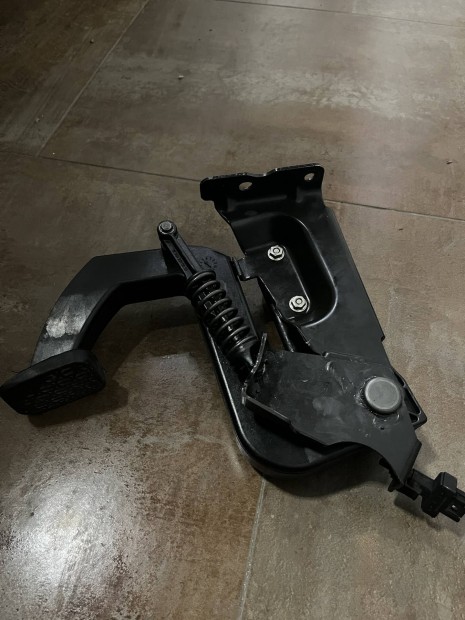 Mercedes Benz Vito W639 kuplungped�l