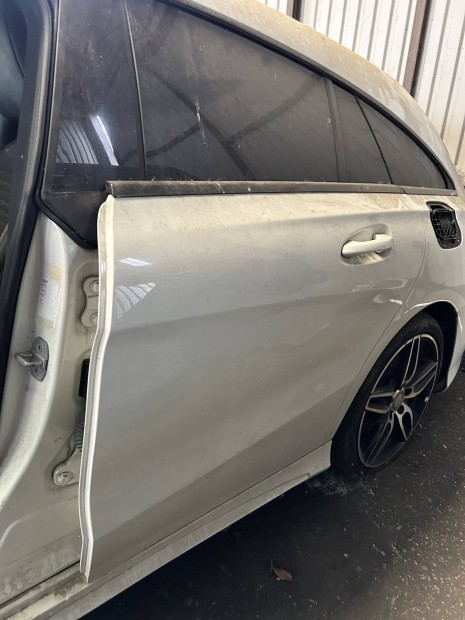 Mercedes Benz W117 CLA bal hátsó ajtó