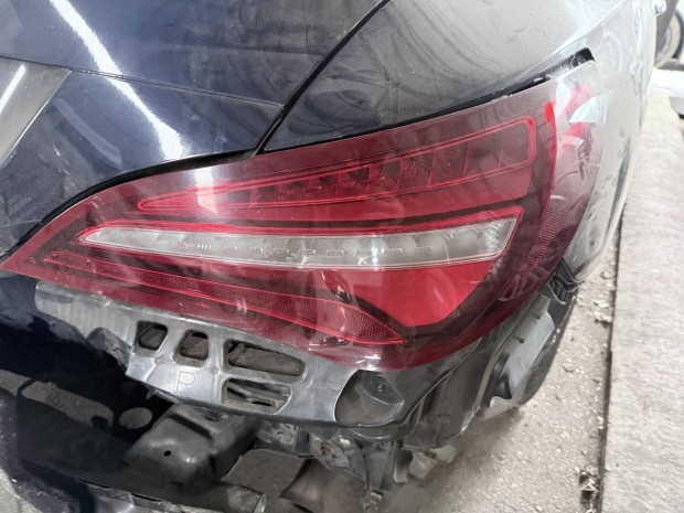 Mercedes Benz W117 CLA jobb h�ts� l�mpa