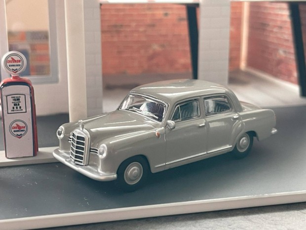 Mercedes-Benz W120 modellaut - Schuco 1:64 mret