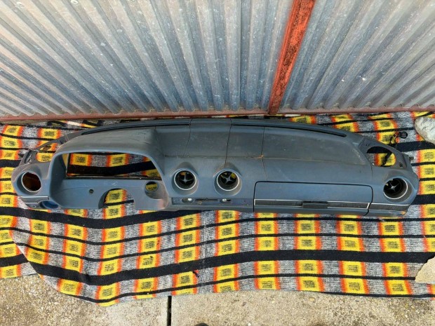 Mercedes Benz W123 m�szerfal, kalaptart�, elad�
