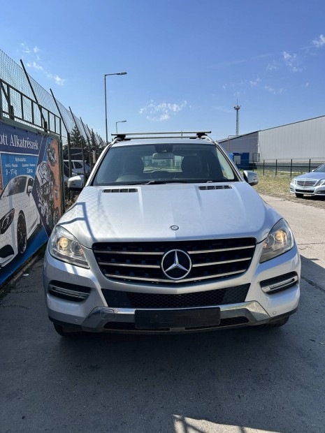 Mercedes Benz W166 ML komplett csavaros eleje