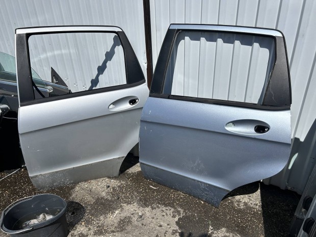 Mercedes Benz W169 A bal hátsó ajtó