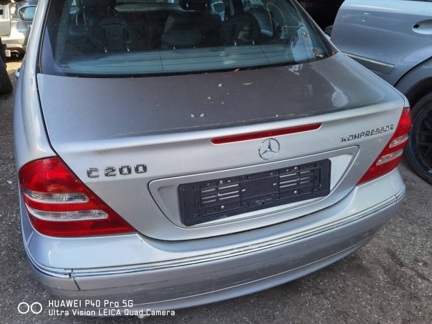 Mercedes Benz W203 C csomagtr ajt 