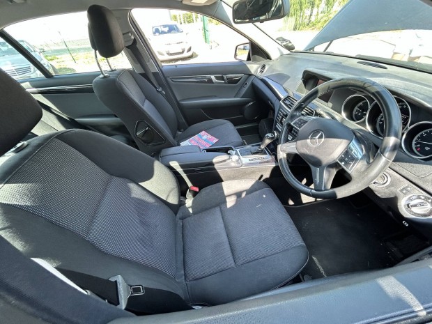 Mercedes Benz W204 C szövet ülés szett