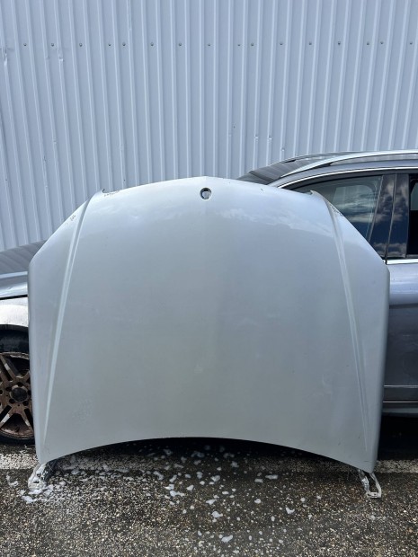 Mercedes Benz W204 C utángyártott motorháztető