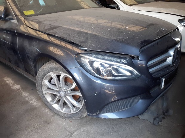 Mercedes Benz W205 C komplett csavaros eleje 