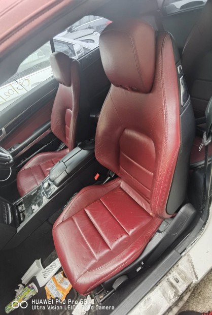 Mercedes Benz W207 E coupe piros br cabrio bels