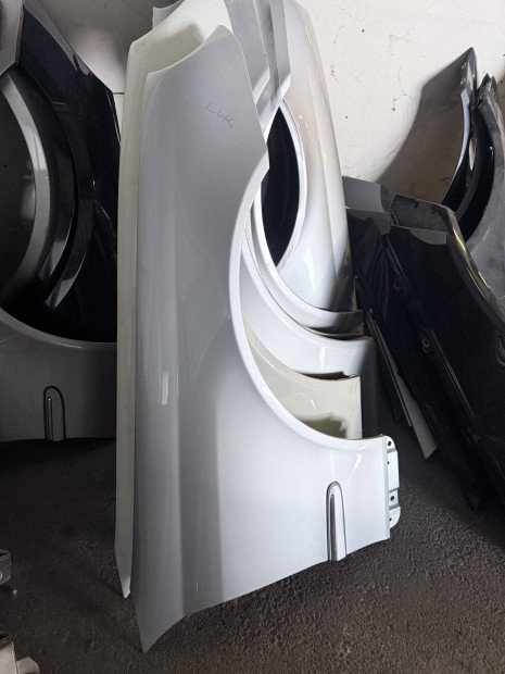 Mercedes Benz W209 CLK 744 jobb els� s�rv�d�