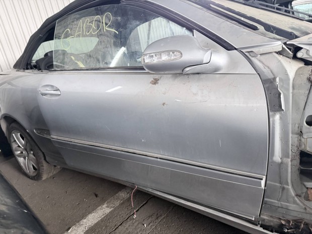 Mercedes Benz W209 CLK jobb oldali ajt�