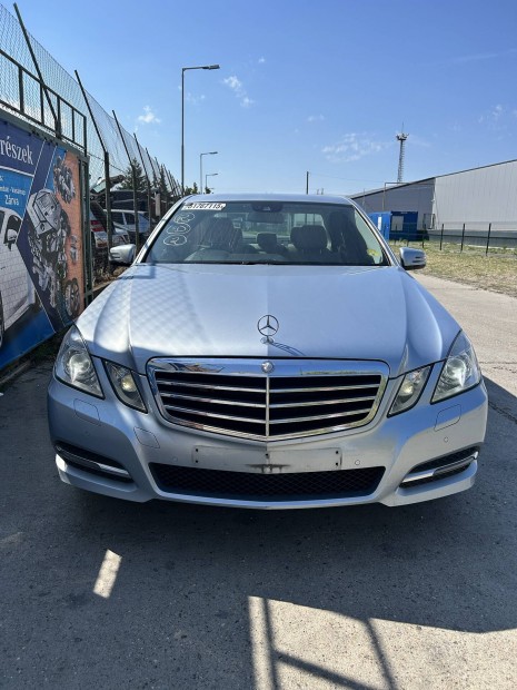 Mercedes Benz W212 E350 CDI OM642852 Bonts