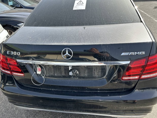 Mercedes Benz W212 E csomagtr ajt