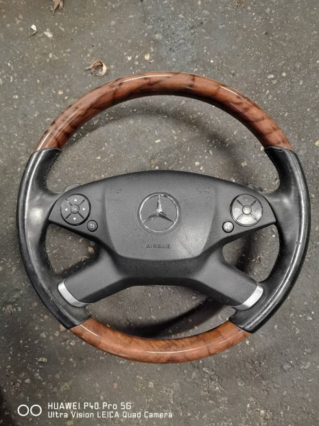 Mercedes Benz W212 E fa kormny 