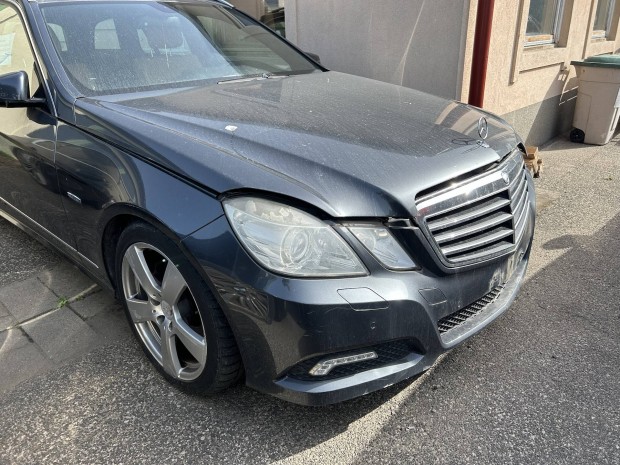 Mercedes Benz W212 E komplett csavaros eleje