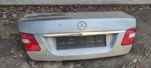 Mercedes Benz W212 Szedn csomagtart ajt