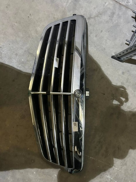 Mercedes-Benz W212 díszrács