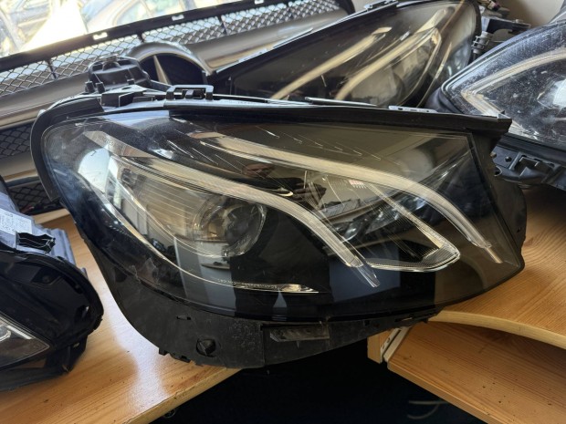 Mercedes Benz W213 E jobb els� f�nysz�r�