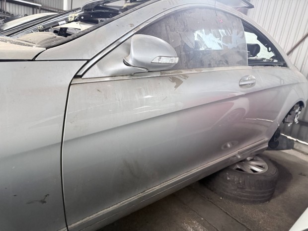 Mercedes Benz W216 CL balos ajt�