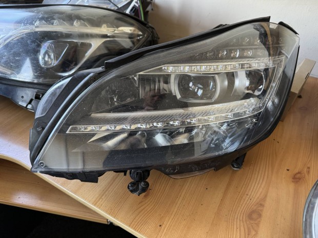 Mercedes Benz W218 CLS bal els� f�nysz�r�