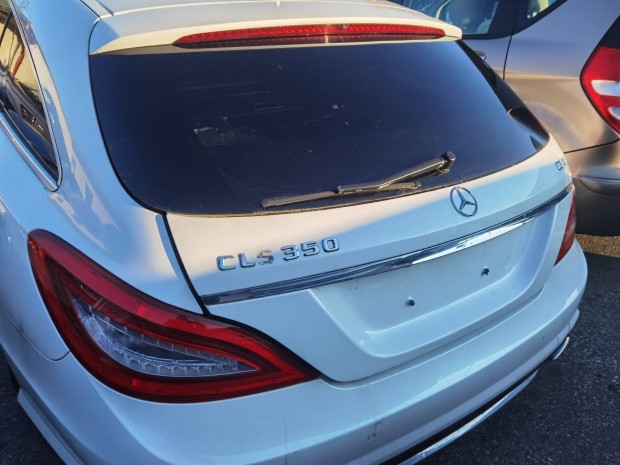 Mercedes Benz W218 CLS csomagtr ajt 