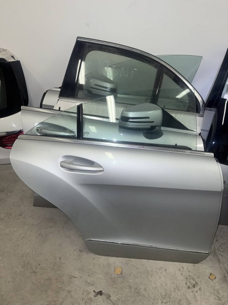 Mercedes Benz W218 CLS jobb h�ts� ajt�