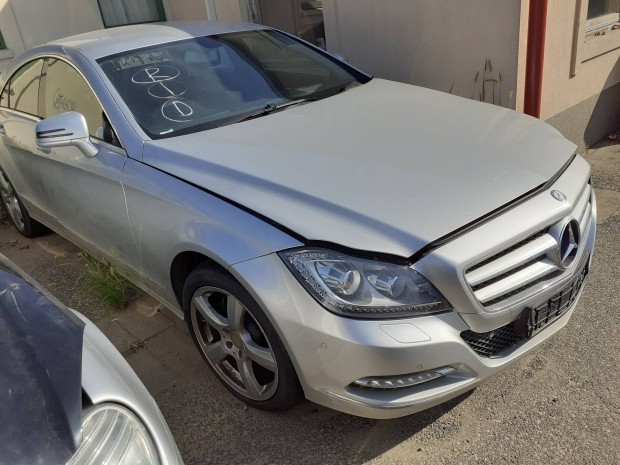 Mercedes Benz W218 CLS komplett csavaros eleje 