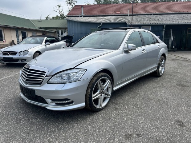 Mercedes Benz W221 S 350CDI OM642862 Bontás
