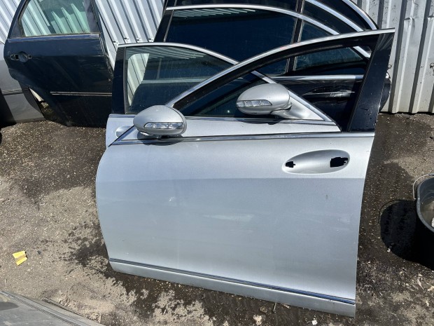 Mercedes Benz W221 S bal els ajt