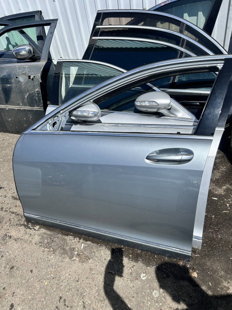 Mercedes Benz W221 S bal els ajt