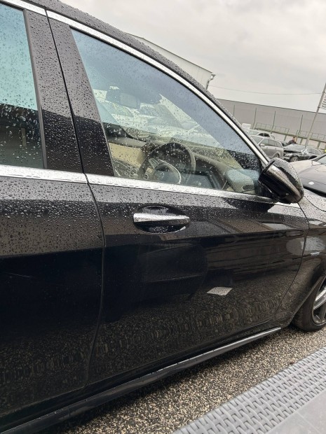 Mercedes Benz W222 S jobb els ajt