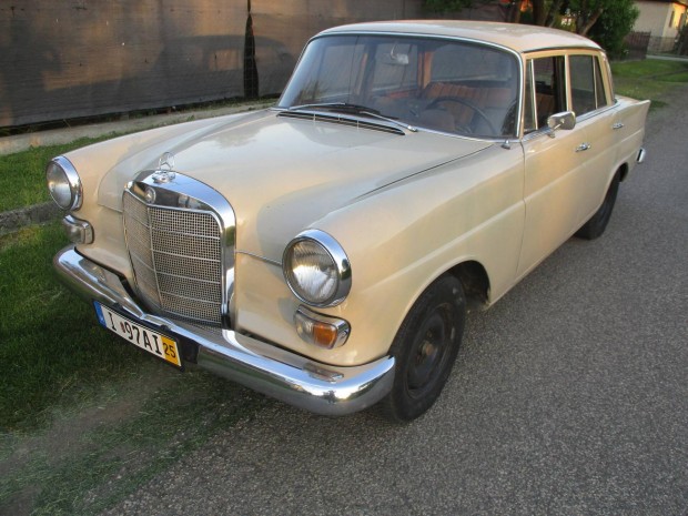 Mercedes-Benz W 110 200 D