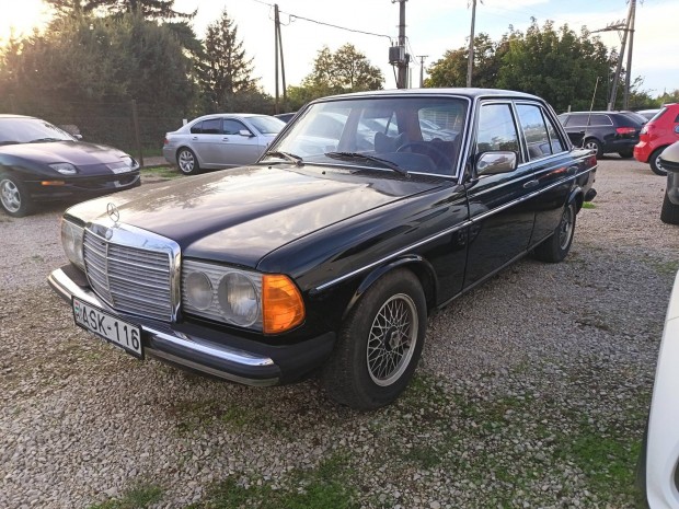 Mercedes-Benz W 123 200D