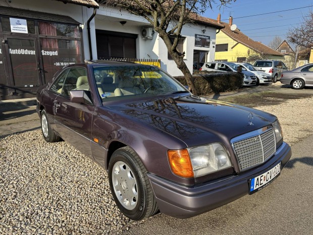 Mercedes-Benz W 124 200 E Coupe / Rozsdamentes...