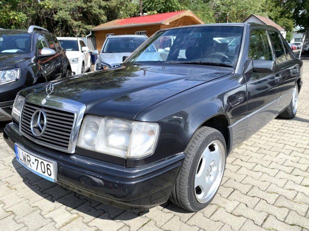 Mercedes-Benz W 124 300D