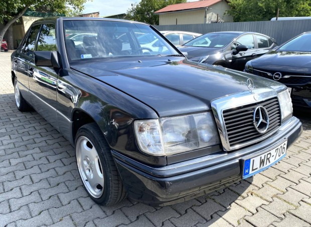 Mercedes-Benz W 124 300D