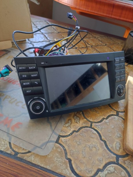Mercedes Benz W 211 navigcis, multimdis fejegysg 