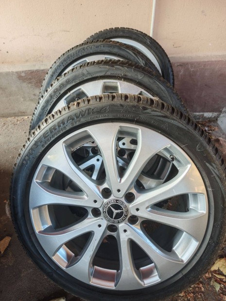 Mercedes Benz alufelni garnitúra Firestone Winterhawk téli gumiabroncs