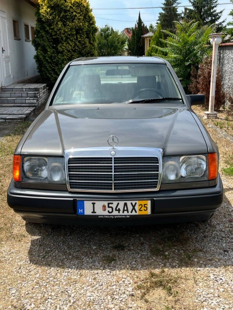 Mercedes Benz aut